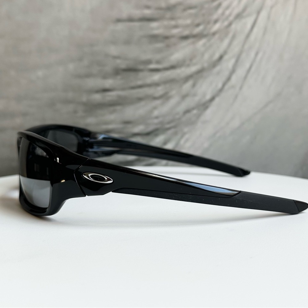 🕶️OAKLEY 🕶️ Valve Black Sunglasses OO9236 - Picture 10 of 15